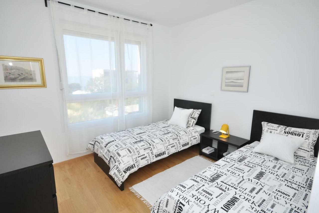 Carmen, Znjan, Apartment