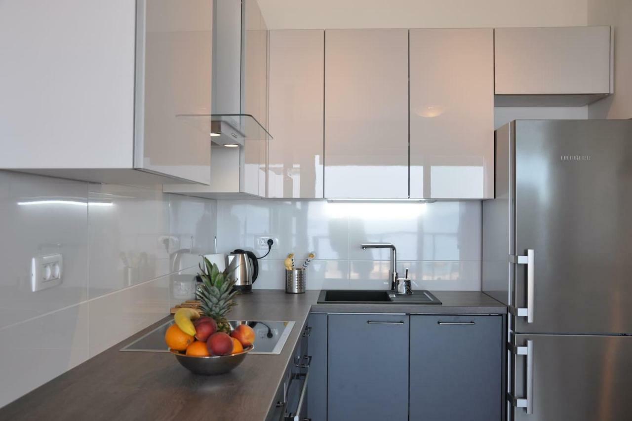 Carmen, Znjan, Apartament *